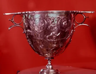 Tresor de Boscoreale: kantarisk (drikkevase) med blade af platantræer. Slutningen af det 1. århundrede f.Kr.- 1. århundrede e.Kr. Søn 0,17 m. Paris, Louvre-museet