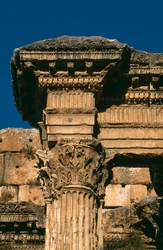 Bacchus-templet, detalje af entablaturen, højkejserperiode 27 f.Kr.-395 e.Kr. foto