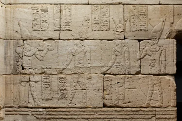 Relief fra Dendur-templet, ca. 10 f.Kr. (æolisk sandsten)