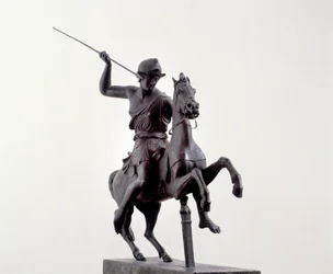 Amazon til hest (bronzeskulptur efter en græsk original fra det 3. århundrede f.Kr.)