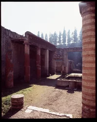 Casa della gemma hus, 5. århundrede f.Kr.-1. århundrede e.Kr