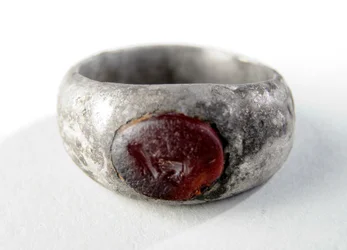 Fingerring med dybtryk (sølv)