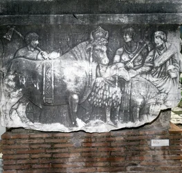 Foro Romano: Suovetaurilia (ofring af en gris, en vædder og en tyr). Rom