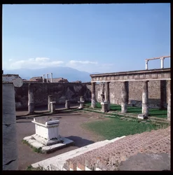 Romersk kunst: Udsigt over Apollontemplet ved det arkæologiske område i Pompeji (4. århundrede f.Kr.-2. århundrede f.Kr.) Italien