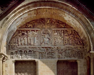 Romansk kunst: Tympan skulptureret, der repræsenterer den sidste dom, til højre for Kristusparadiset, til venstre, helvedes kaos. Skulptur (1130-1140) af klosterkirken Sainte Foy (Sainte-Foy) i Conques (Aveyron), Frankrig.