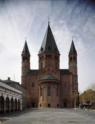 Romansk kunst: udsigt over katedralen Saint Martin, bygget mellem det 10. og 12. århundrede. Mainz, Tyskland
