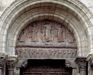Ascension, basilikaens sydportal (skulptur)
