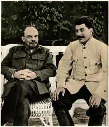Lenin (Vladimir Ilyich Ulyanov og Joseph Stalin (Joseph Vissarionovich Djougashvili) Gorky, august 1922 (foto)