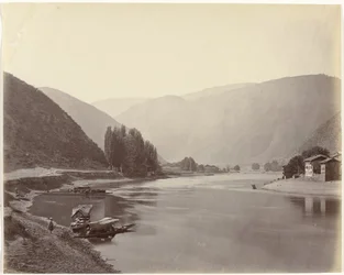 Rivierzicht nær Baramulla, Indien Baramulla, udsigt ned ad floden (original titel)