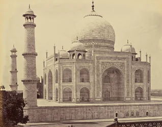 Agra; Taj, set fra hjørnet af firkanten