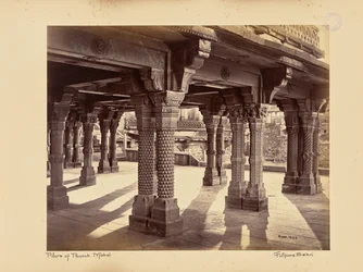 Fatehpur Sikri; udskårne søjler i Panch Mahal