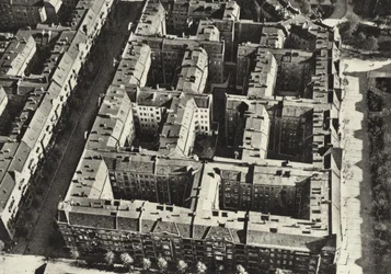 Berlin: Berliner Mietskasernen; Gamle bolighuse (s/h foto)