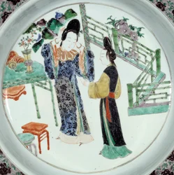Kinesisk kunst: "To elegant klædte kvinder". Keramisk tallerken fra det 18. århundrede. Paris, Guimet-museet, Nationalmuseet for asiatisk kunst