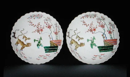 Par fade dekoreret med famille verte emalje i Kakiemon stil, Kangxi periode