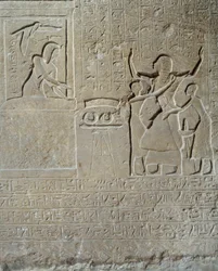 Ægyptisk antikvitet: relief i kalksten af Hormin: Sethi I uddeler tapperhedens kraver som en belønning for sit mod til Hormin, leder af kongens harem. 19. dynasti (1295-1186 f.Kr.). Paris Louvre Museum