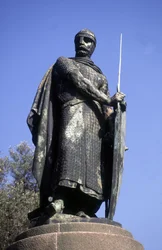 Statue af kong Afonso I, Guimaraes, Portugal (foto)