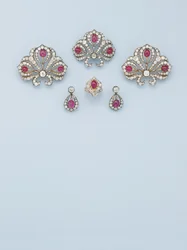 Vigtig suite af smykker, ca. 1850 (rubiner, diamanter og guld)