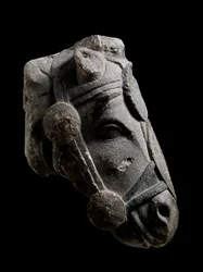 Hestehoved, stenskulptur fra Fuente la Higuera