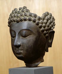 Buddhas hoved ser ned, Lan Na Culture (bronze)