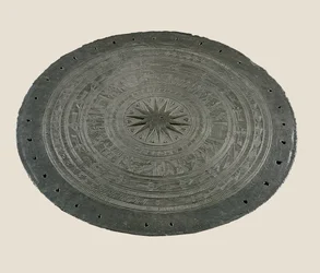 Detalje af toppen af Dong Son-tromme, 2.-1. århundrede f.Kr. (bronze)