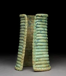 Langt ribbet armbånd (bronze)