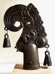 Art Scythia (Scythic Civilization eller Scythia): Bronzespydspids dekorerer et fantastisk dyr. Fra Ulski (Kuban), Nordkaukasus i Rusland, 4. århundrede f.Kr. Højde: 28 cm. Eremitagemuseet Sankt Petersborg