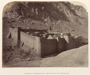 Kloster St. Katherine med Jebel Músá i baggrunden