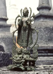 Buddha i argumentationsstilling (bronze)