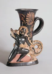 Horn-formet Rhyton med rød figur, der forestiller en krokodille, der angriber en nubisk, græsk, ca. 350 f.Kr. (ler)
