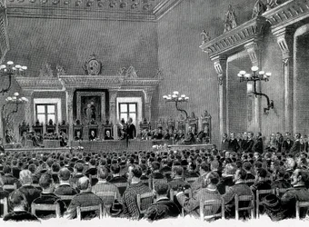 En forsamling af catalanske nationalister på rådhuset i Manresa med henblik på udarbejdelsen af de 16 grundprincipper for Cataloniens regionale forfatning i 1892. Tegning ved Jaume Pahissa.
