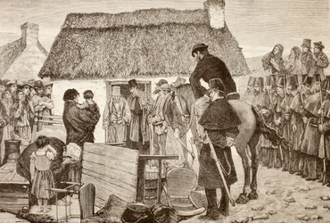 Fattige lejere sættes ud af deres hjem under Irish National Land League-krisen, fra „La Ilustración Española y Americana“ fra 1881