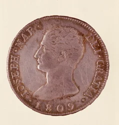 Sølvmønt (douro eller piastra) fra Spanien: Joseph Napoleons regeringstid (1808-1813). 1809 Diam. 4 cm Napoli, museo archeologico