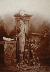 Louise, hertuginde af Devonshire, som Zenobia, dronning af Palmyra, hertuginden af Devonshires diamantjubilæumsbal i Devonshire House