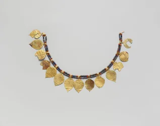 Hovedbeklædning, ca. 2600–2500 f.Kr. (guld, lapis lazuli og karneol)