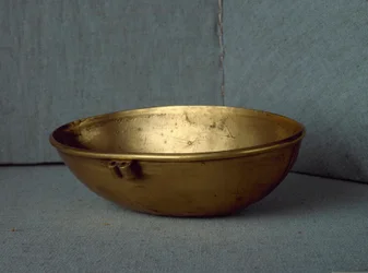 Sumerisk civilisation: oval kop i guld. Svag. 15 cm Bagdad, Nationalt Irak Museum