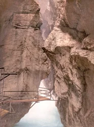 Aare Gorge, nær Meiringen, Schweiz, pub. ca. 1900