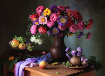 Et livligt stilleben med asters