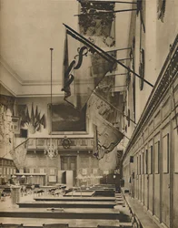 Hvor pensionisterne spiser under farver, der er strålende, c1935.
