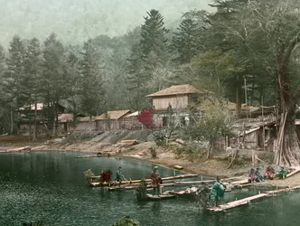 Fiskerlandsby ved Chuzenji-søen, ca. 1900-1915 (fotografi)