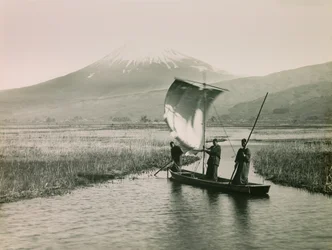 Fuji-bjerget set fra Tokaido, ca. 1900 - 1915 (fotografi)