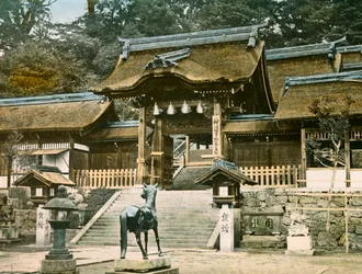 Udsigt over shintotemplet Suwa-Jinja (osawa) i Nagasaki, ca. 1900-1915 (fotografi)