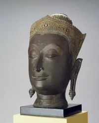 Hovedet af den udsmykkede Buddha