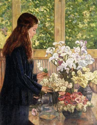 Ung pige med vaser med blomster,