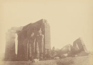 Luk udsigt over kolossen i Ramesseum