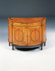George III marquetry demi-lune kommode, ca. 1760-79 (satintræ, amarant og tulipantræ)