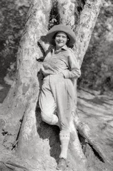 Stella Court Treatt, britisk eventyrer, forfatter og filmskaber, Maereres, Tanganyika, 1925 1927.