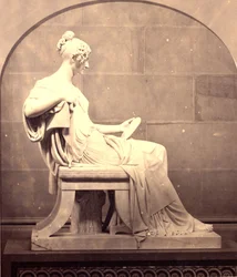 Siddende statue af Pauline Borghese (marmor)
