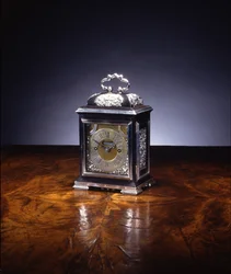 Miniature slående beslagsur, nr. 222, ca. 1695 (sølv og ibenholt) (se også 834229-32)