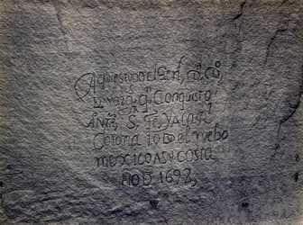 Historisk spansk optegnelse over erobringen, sydsiden af Inscription Rock, New Mexico