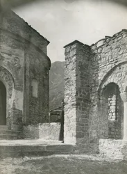 Klosteret San Pietro al Monte, Civate, Lombardiet, Italien, fotografi af Ugo Monneret de Villard, ca. 1910